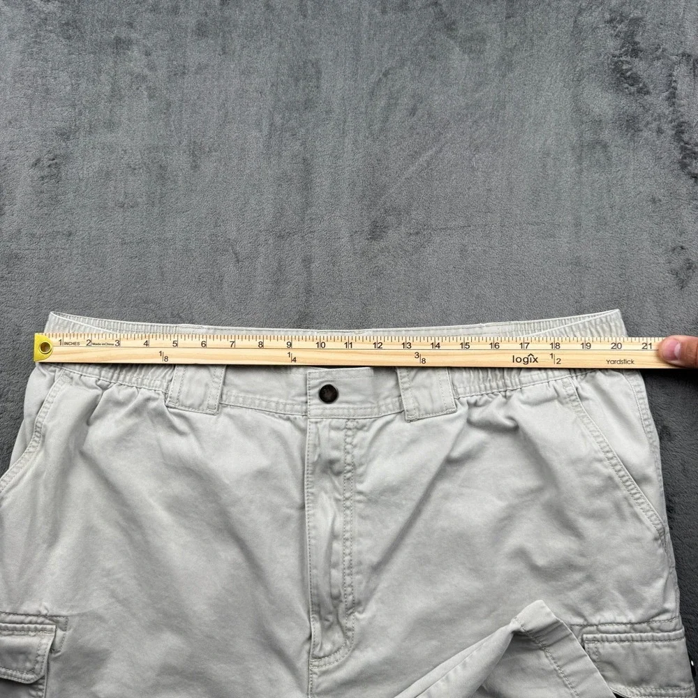 Roundtree & Yorke Cargo Shorts Mens 42W Khaki Elastic Waist Cotton Good